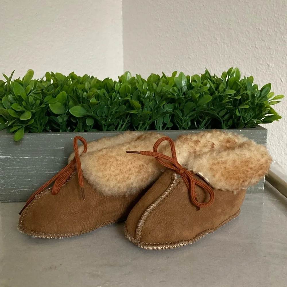 Vintage Faux Sheep Skin toddler booties 12-18 months